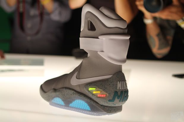 Nike MAG 2011 Nike MAG 2011