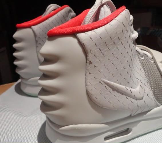 Nike Air Yeezy 2 Wolf Grey/Pure Platinum Nike Air Yeezy 2 Wolf Grey/Pure Platinum