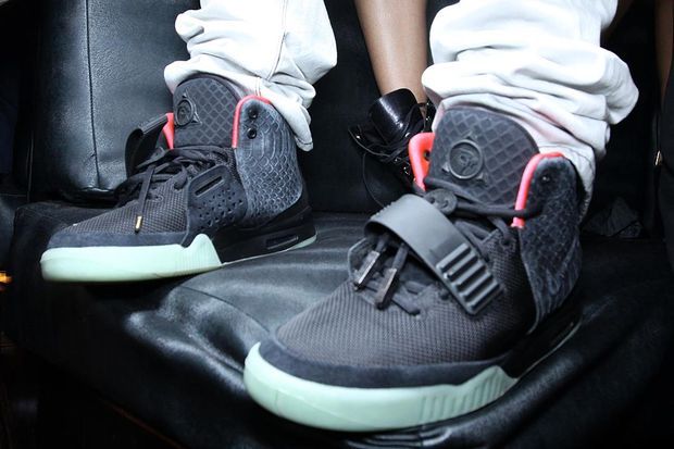 Nike Air Yeezy 2 Black/Solar Red Nike Air Yeezy 2 Black/Solar Red