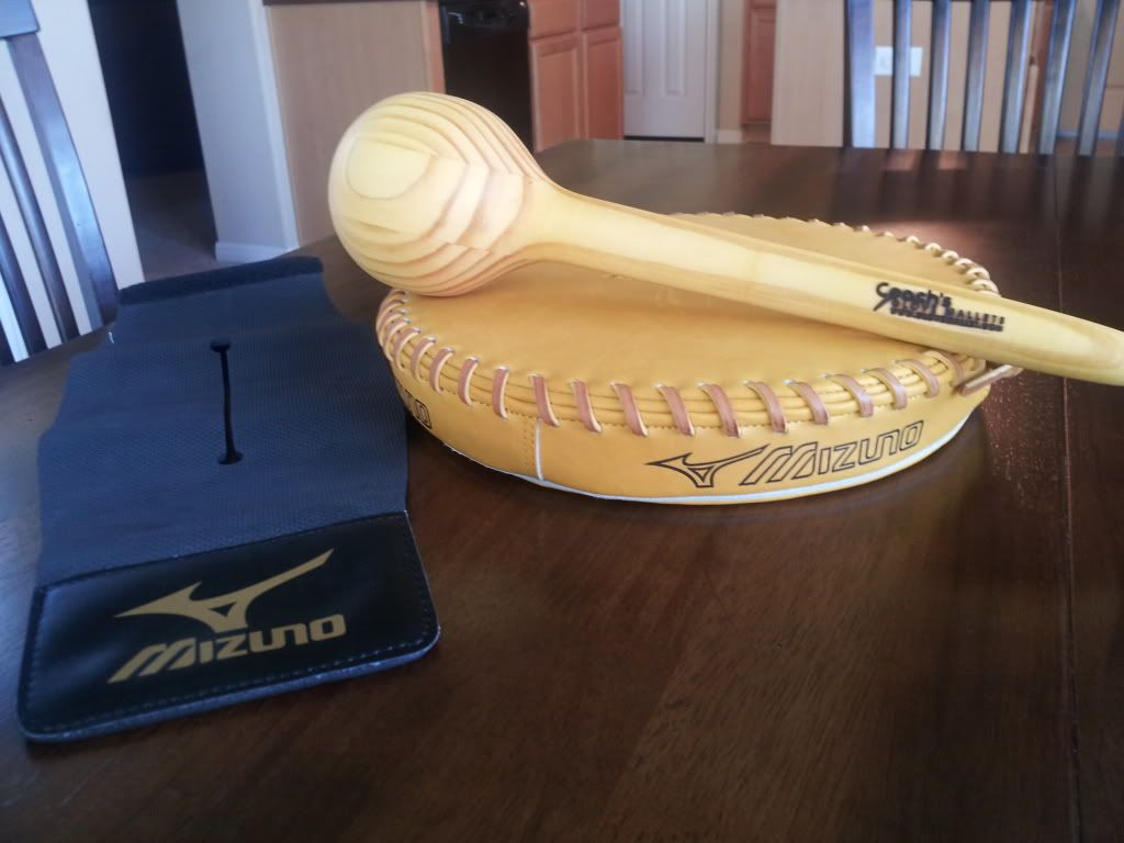 For Sale Break In Glove kit (includesmallet, wrap, pounding pad