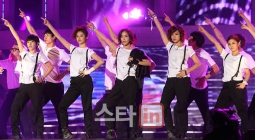 Sao trên thảm đỏ "2011 Hallyu Dream Concert"