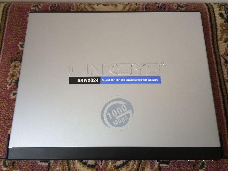 Cần bán switch Linksys Cisco SRW2048 - 1