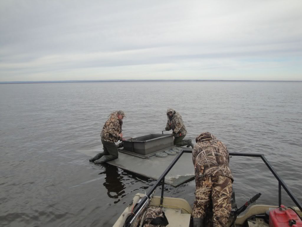 Sinkbox hunt Diver Duck Hunting