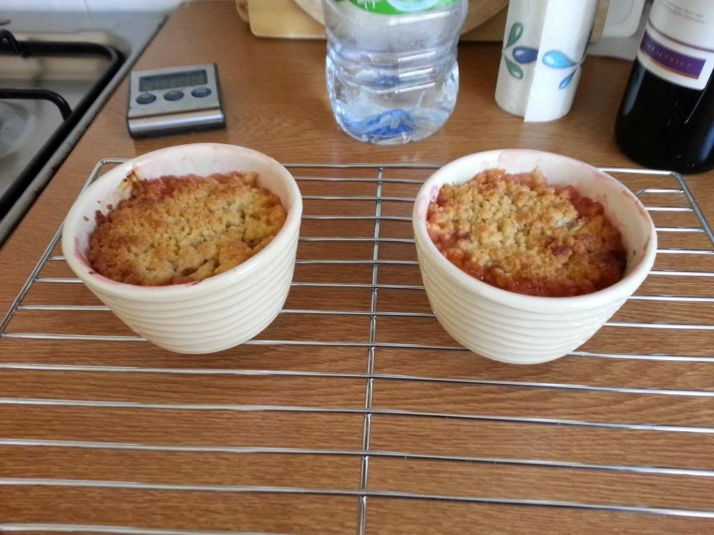 rhubarbcrumble004.jpg